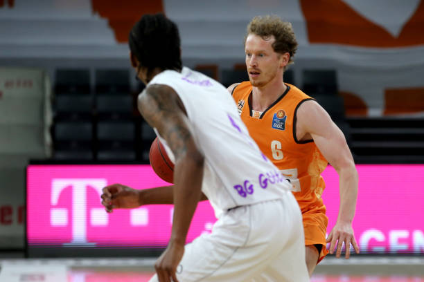 都兼顾了即 都兼顾了即