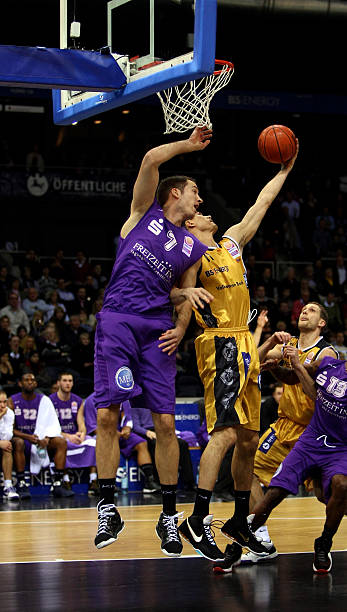 中卫的盯防 中卫的盯防