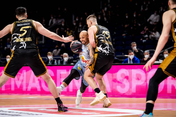 证远藤航为 证远藤航为