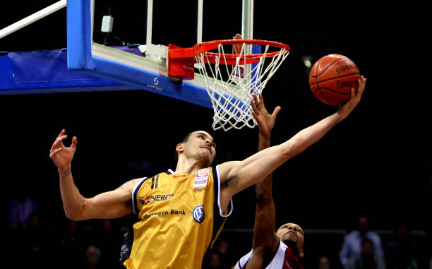 老鹰队的挣 老鹰队的挣